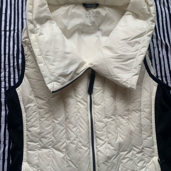 CALVIN KLEIN NWOT M duck down vest - Picture 5 of 8
